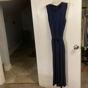 Banana republic wide legged jumpsuit in navy - size 6